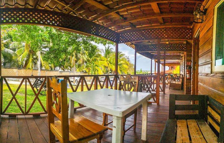 Green Monkey Hostel Bacalar Exterior foto